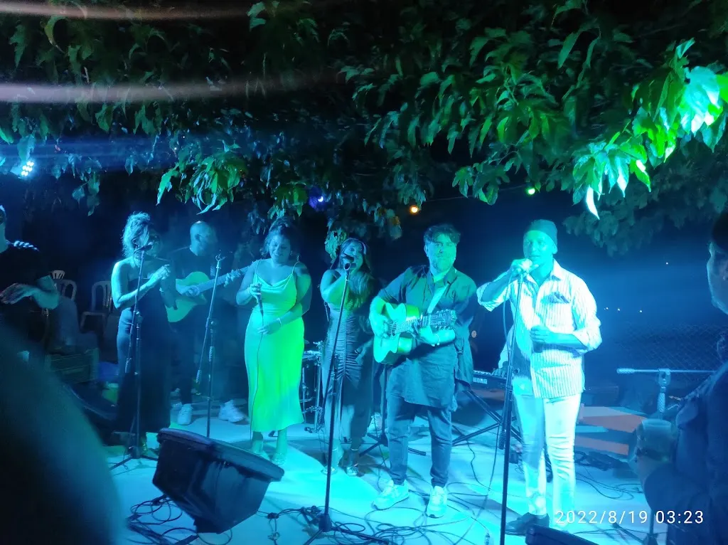 Foto de Salon Los Vergeles