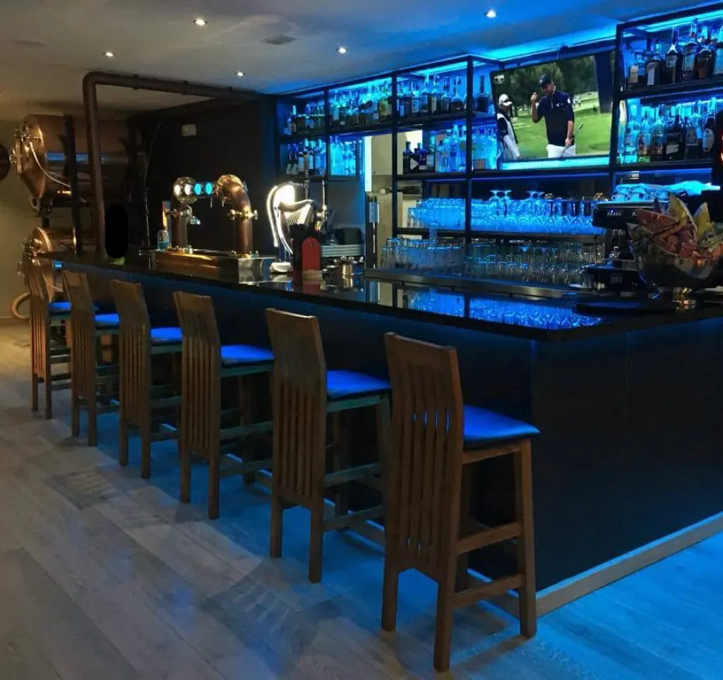 Foto de Legends Bar & Restaurant
