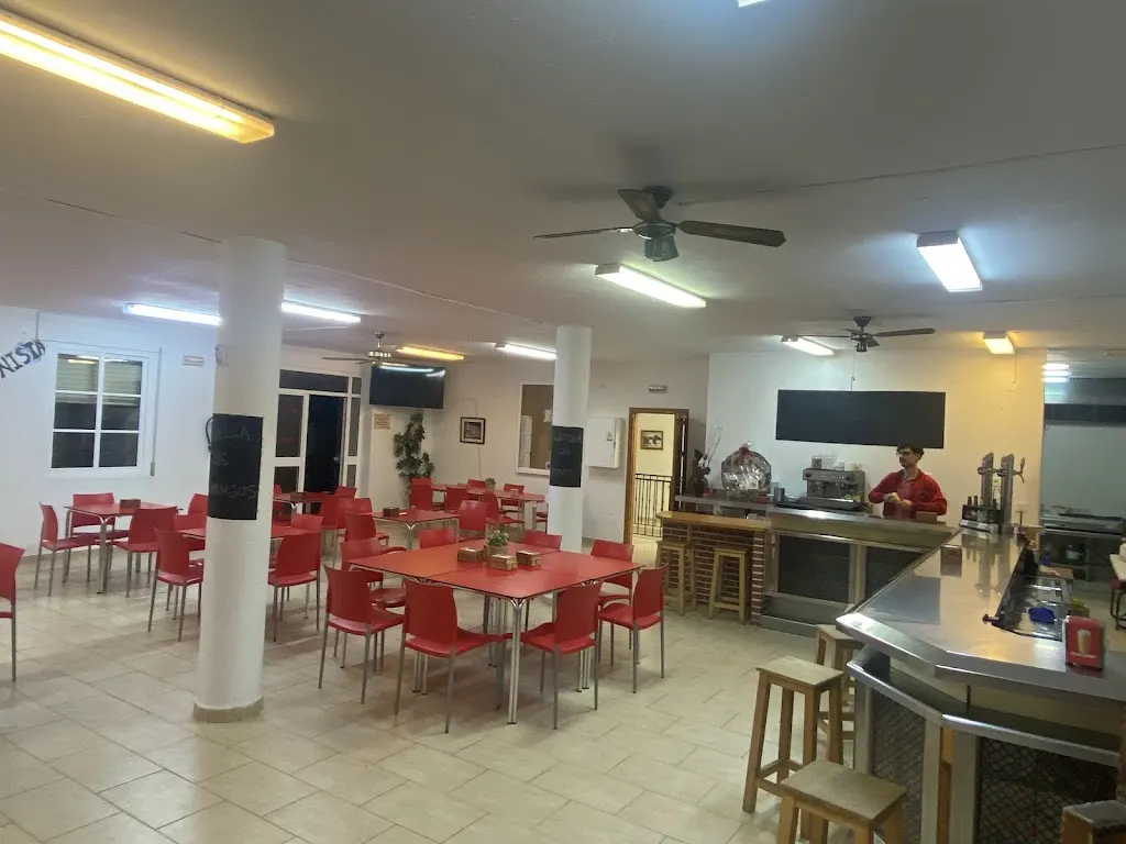 Foto de Hogar del pensionista de Monda